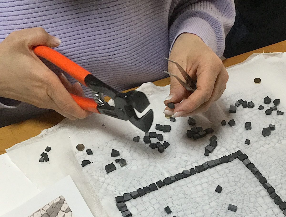 モザイクアートの道具