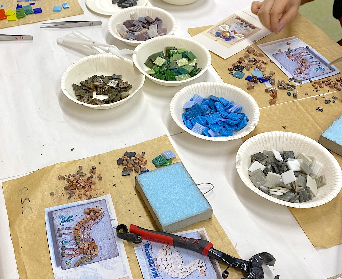 干支「馬」モザイクアートはじめてのワークショップ　ナホミモザイこ 